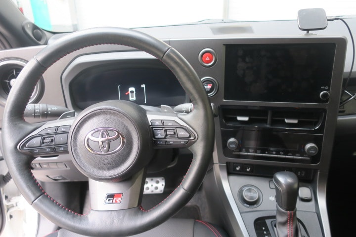 TOYOTA Yaris 1.6 GR Sport A-image-8