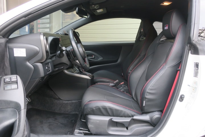 TOYOTA Yaris 1.6 GR Sport A-image-6