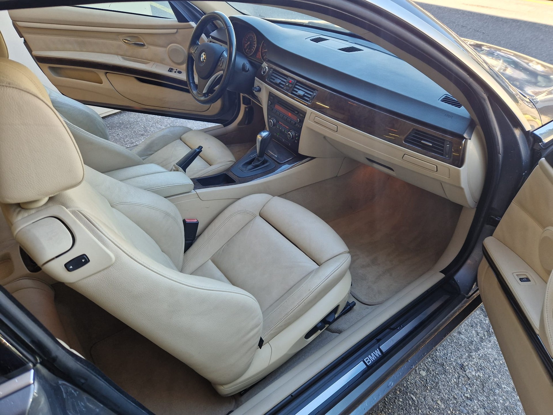 BMW 335i xDrive Coupé Steptronic-image-11