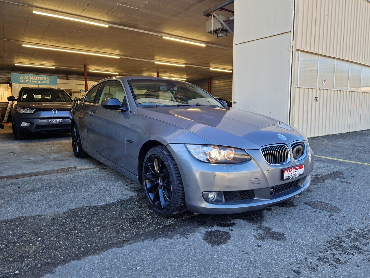 BMW 335i xDrive Coupé Steptronic-showroom-element-1