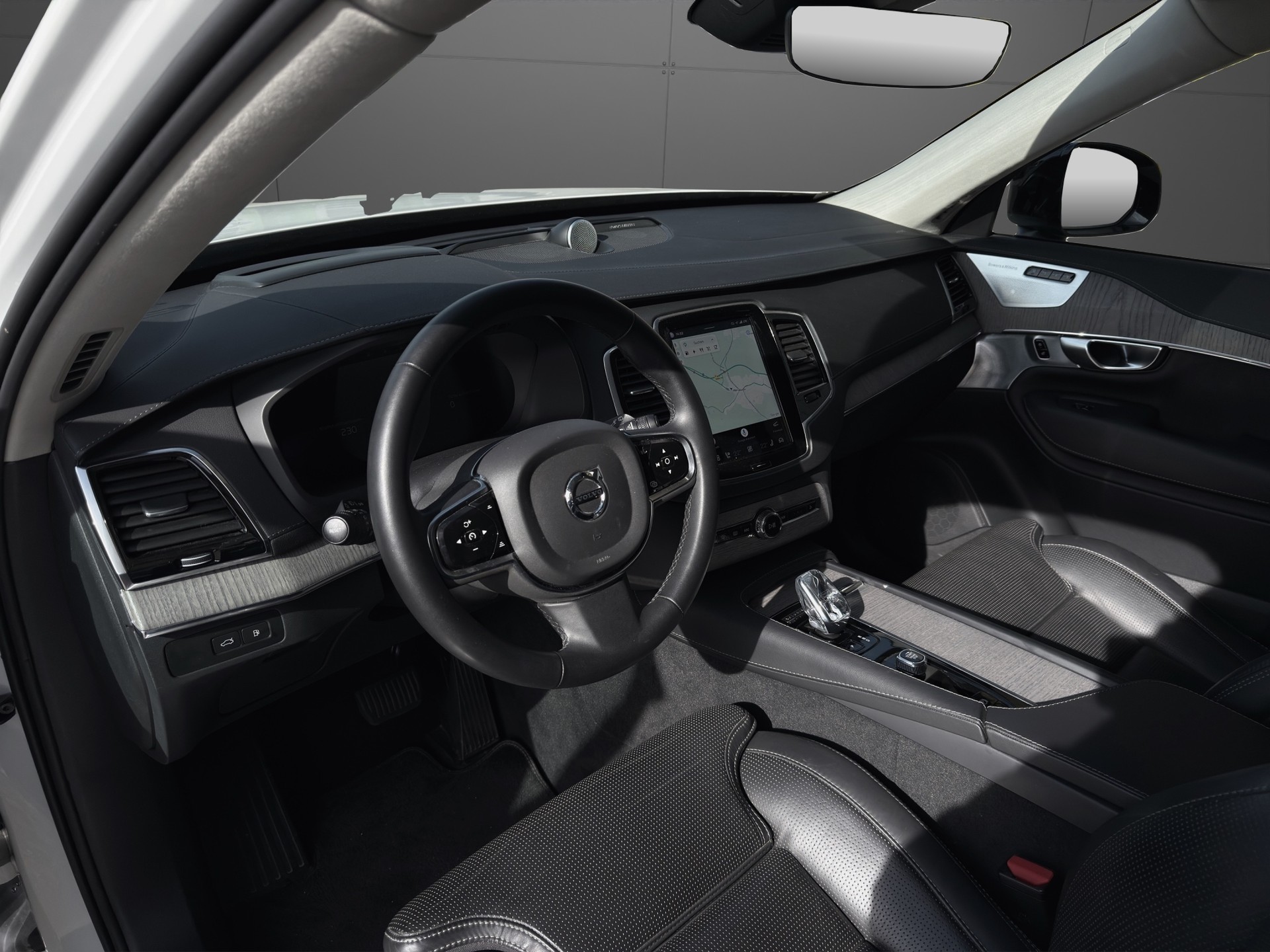 VOLVO XC90 T8 eAWD PluginHybrid Ultimate Dark Geartronic-image-7