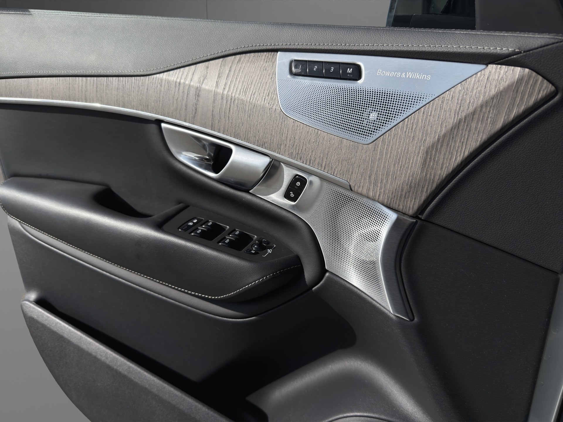 VOLVO XC90 T8 eAWD PluginHybrid Ultimate Dark Geartronic-image-20
