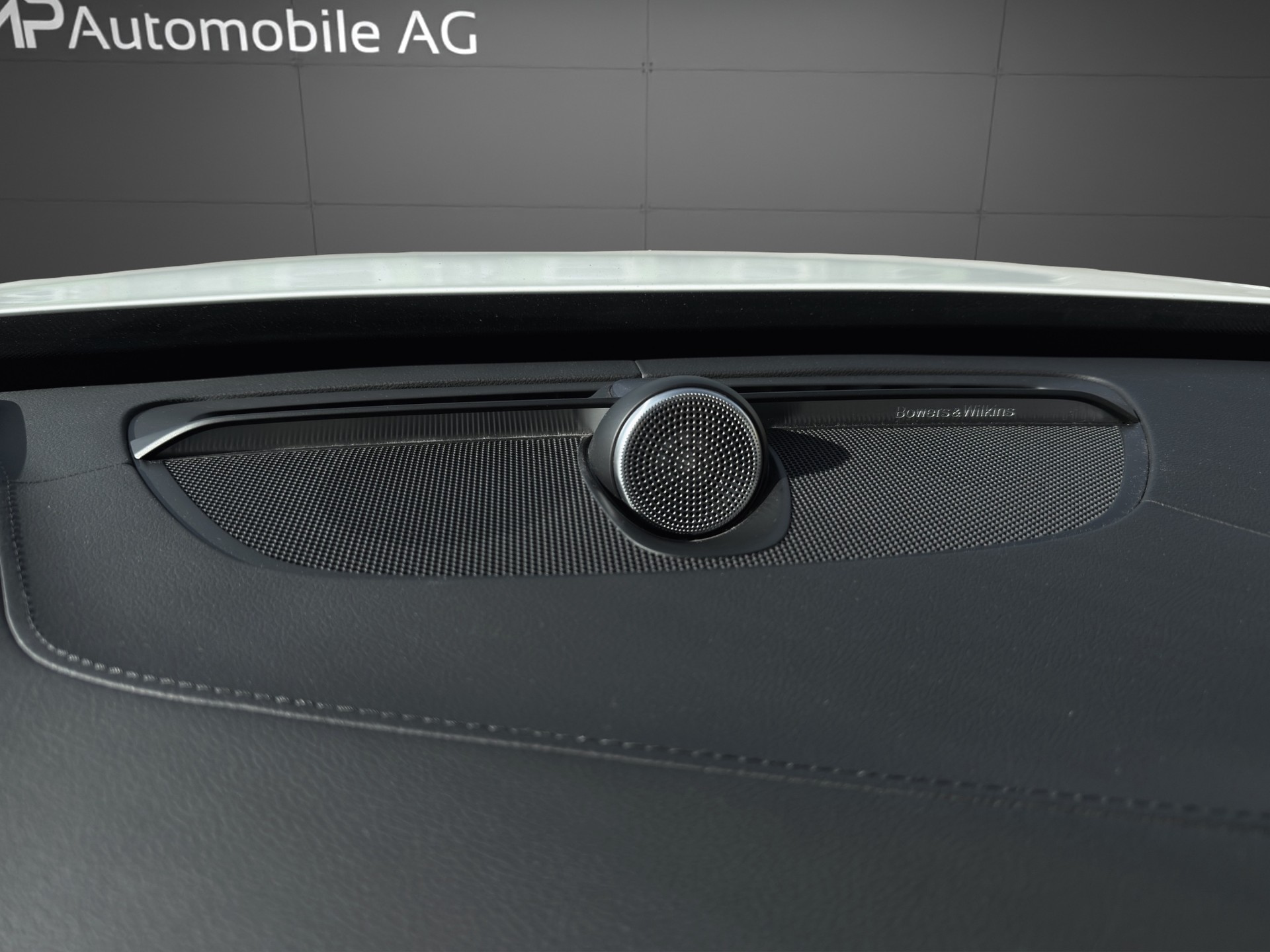 VOLVO XC90 T8 eAWD PluginHybrid Ultimate Dark Geartronic-image-16