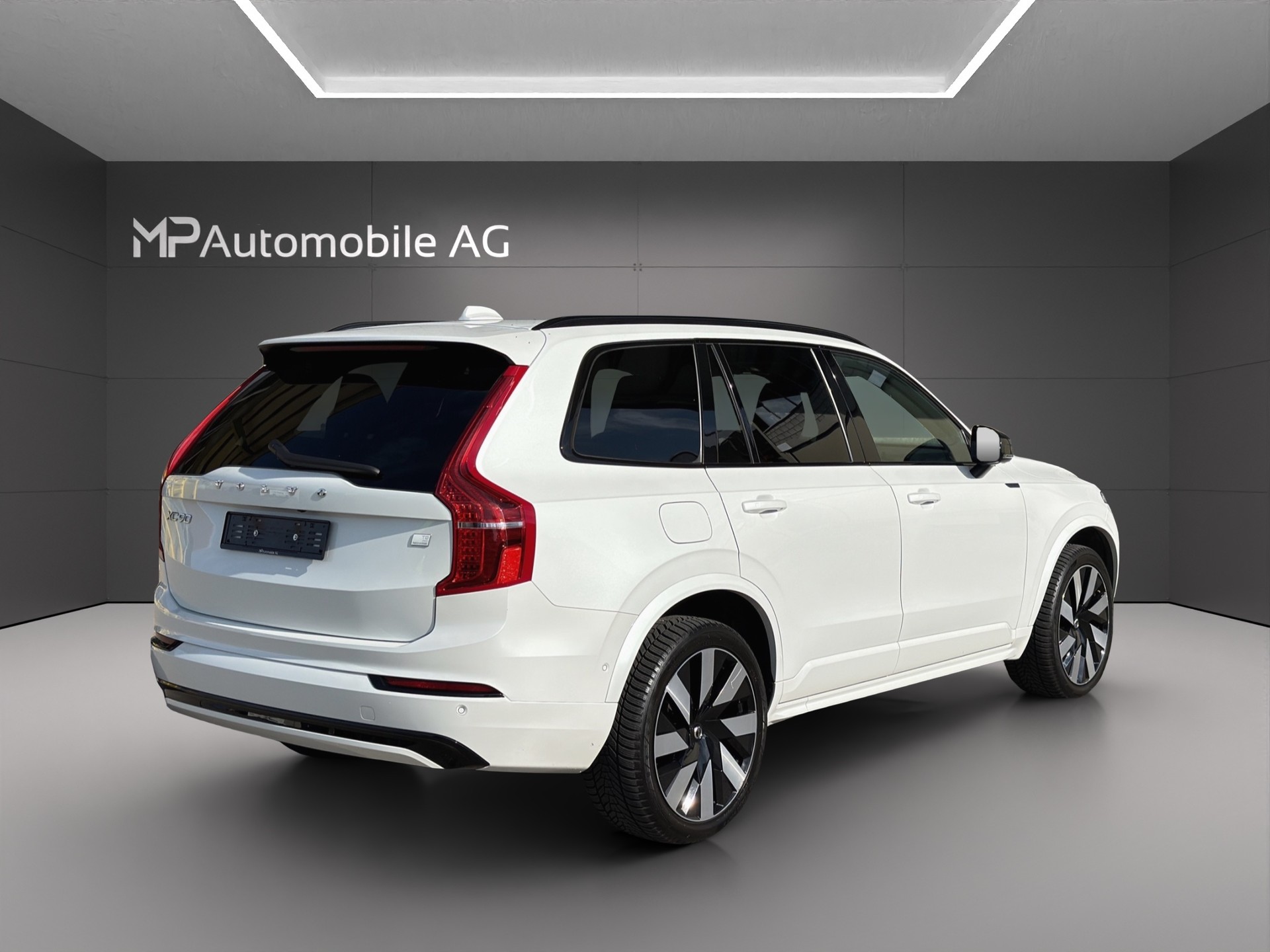 VOLVO XC90 T8 eAWD PluginHybrid Ultimate Dark Geartronic-image-3
