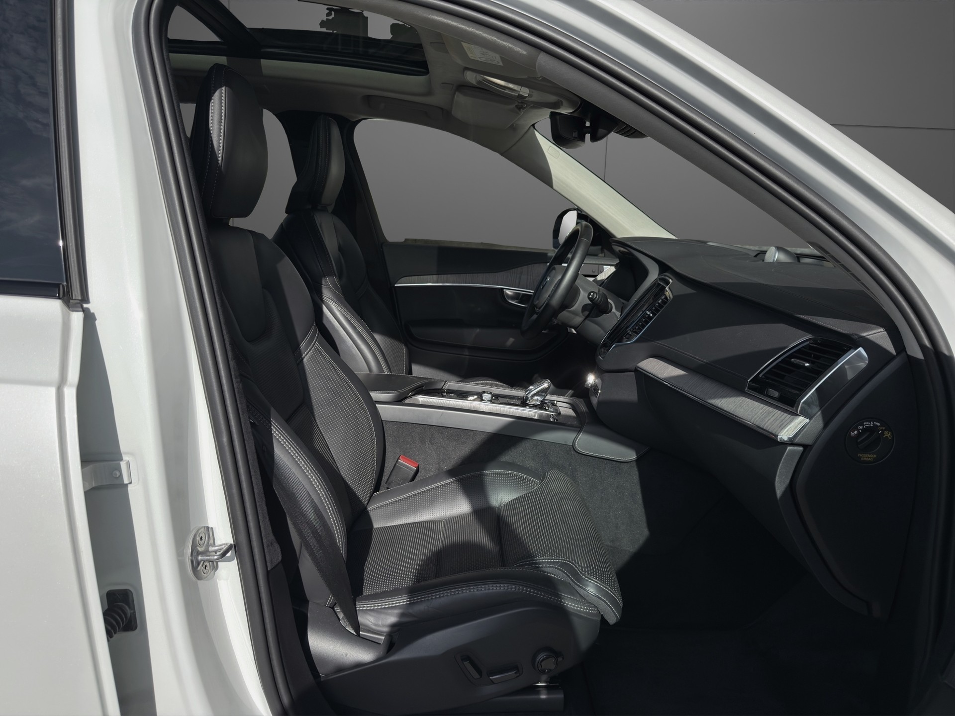 VOLVO XC90 T8 eAWD PluginHybrid Ultimate Dark Geartronic-image-13