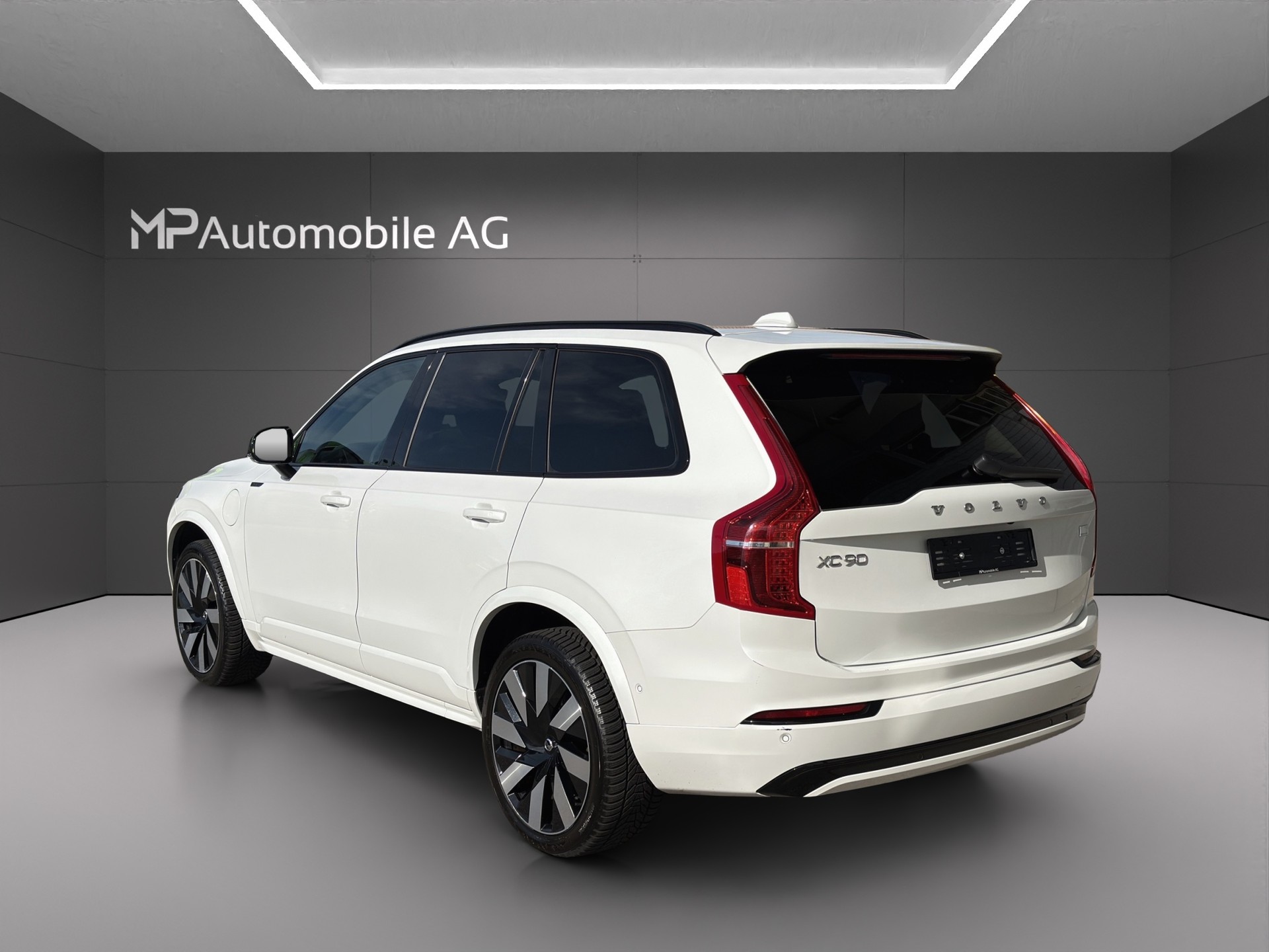VOLVO XC90 T8 eAWD PluginHybrid Ultimate Dark Geartronic-image-5