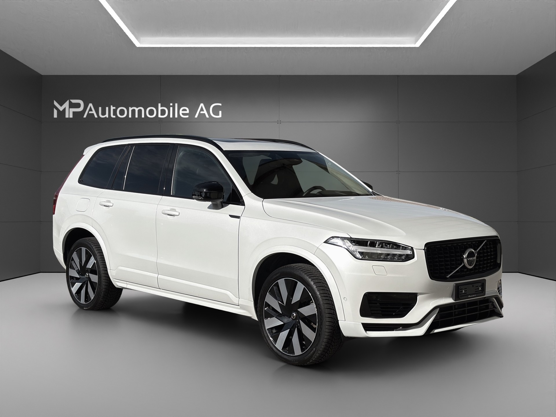 VOLVO XC90 T8 eAWD PluginHybrid Ultimate Dark Geartronic-image-2