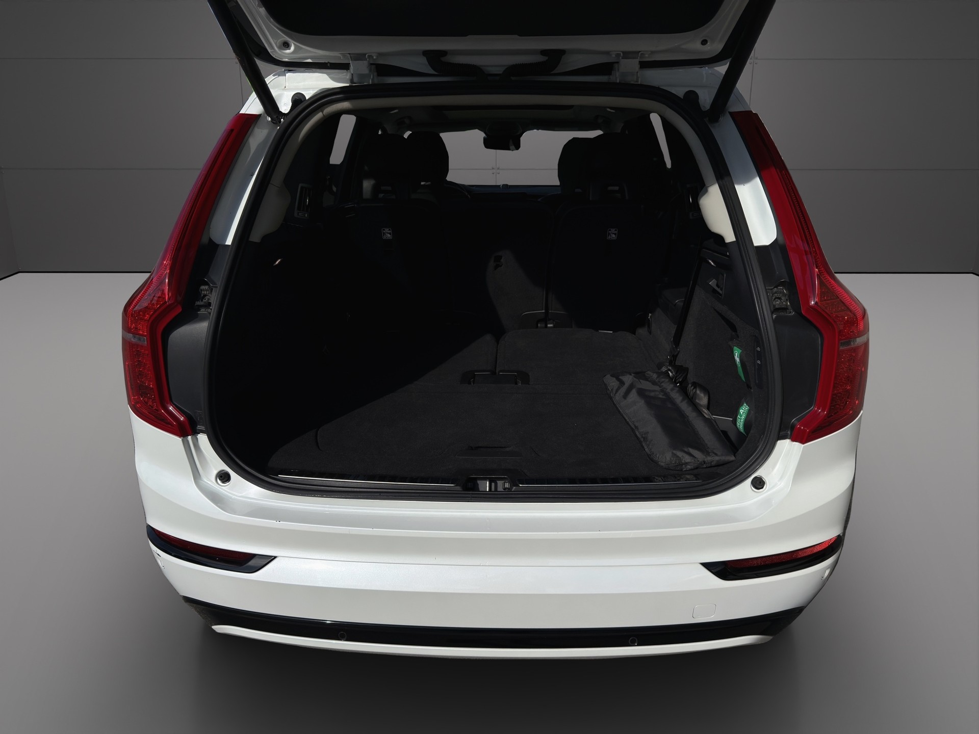VOLVO XC90 T8 eAWD PluginHybrid Ultimate Dark Geartronic-image-4