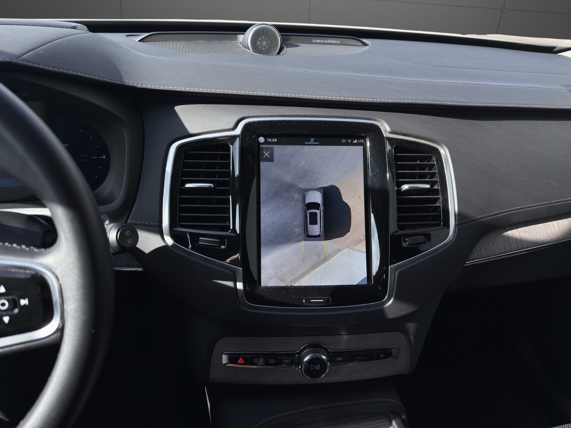 VOLVO XC90 T8 eAWD PluginHybrid Ultimate Dark Geartronic-image-17