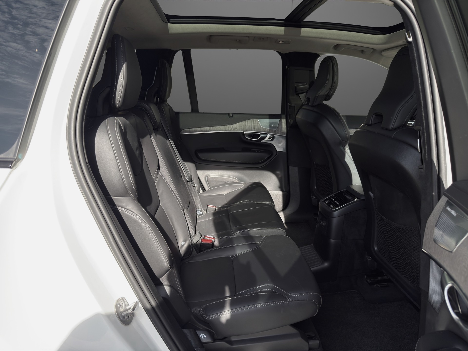 VOLVO XC90 T8 eAWD PluginHybrid Ultimate Dark Geartronic-image-12
