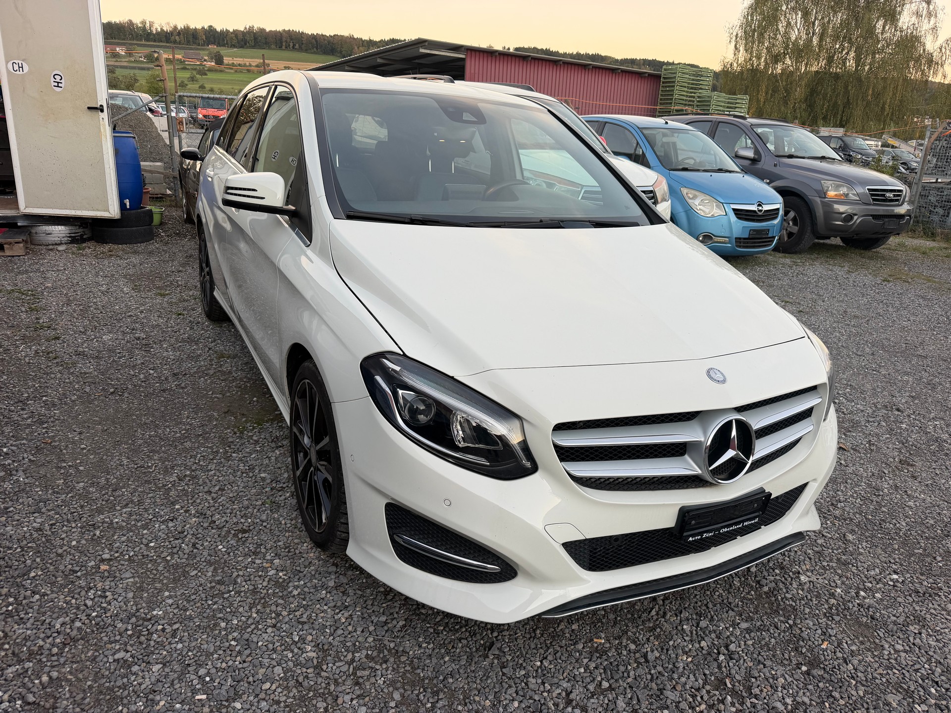 MERCEDES-BENZ B 220 CDI Swiss Star Edition AMG Line 4Matic-image-2