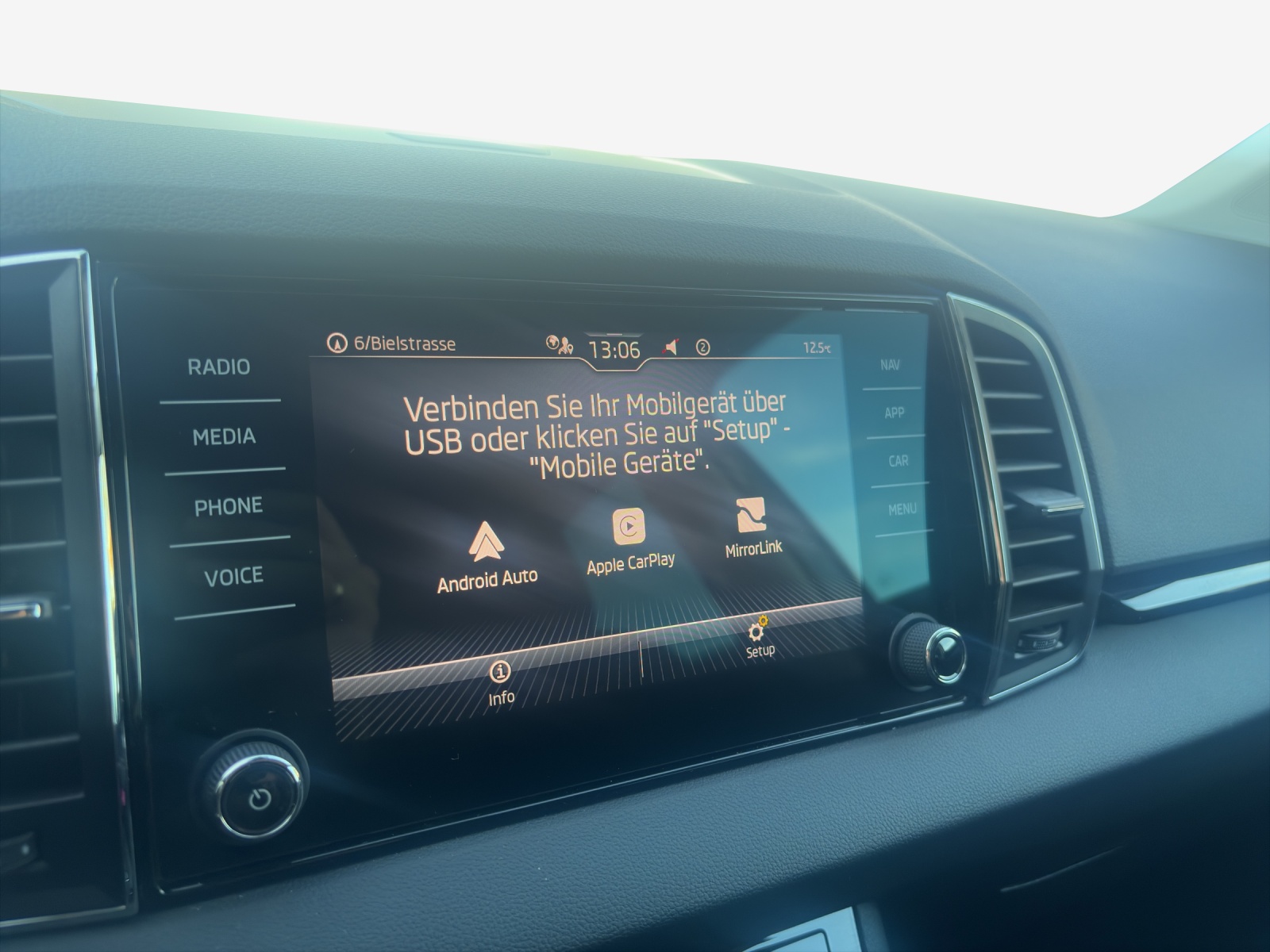 SKODA Karoq 1.5 TSI Ambition DSG-image-15