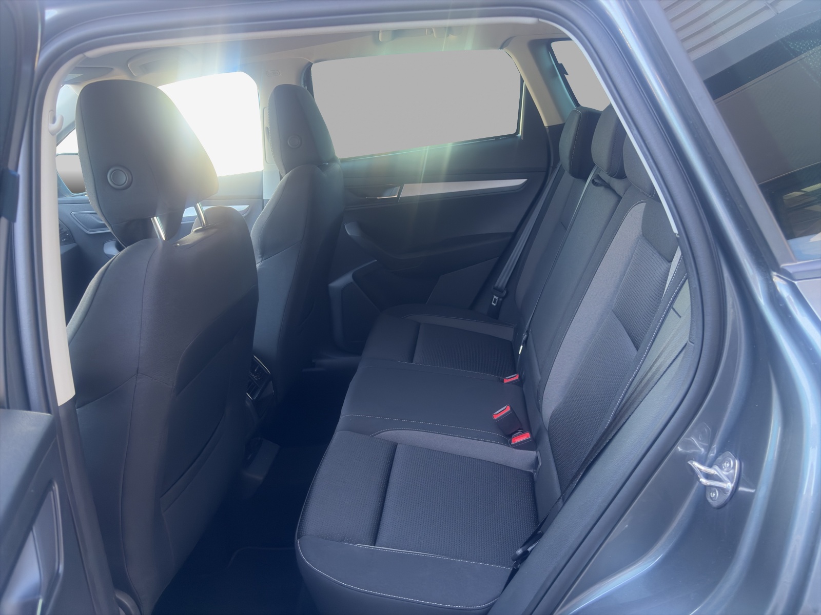 SKODA Karoq 1.5 TSI Ambition DSG-image-11