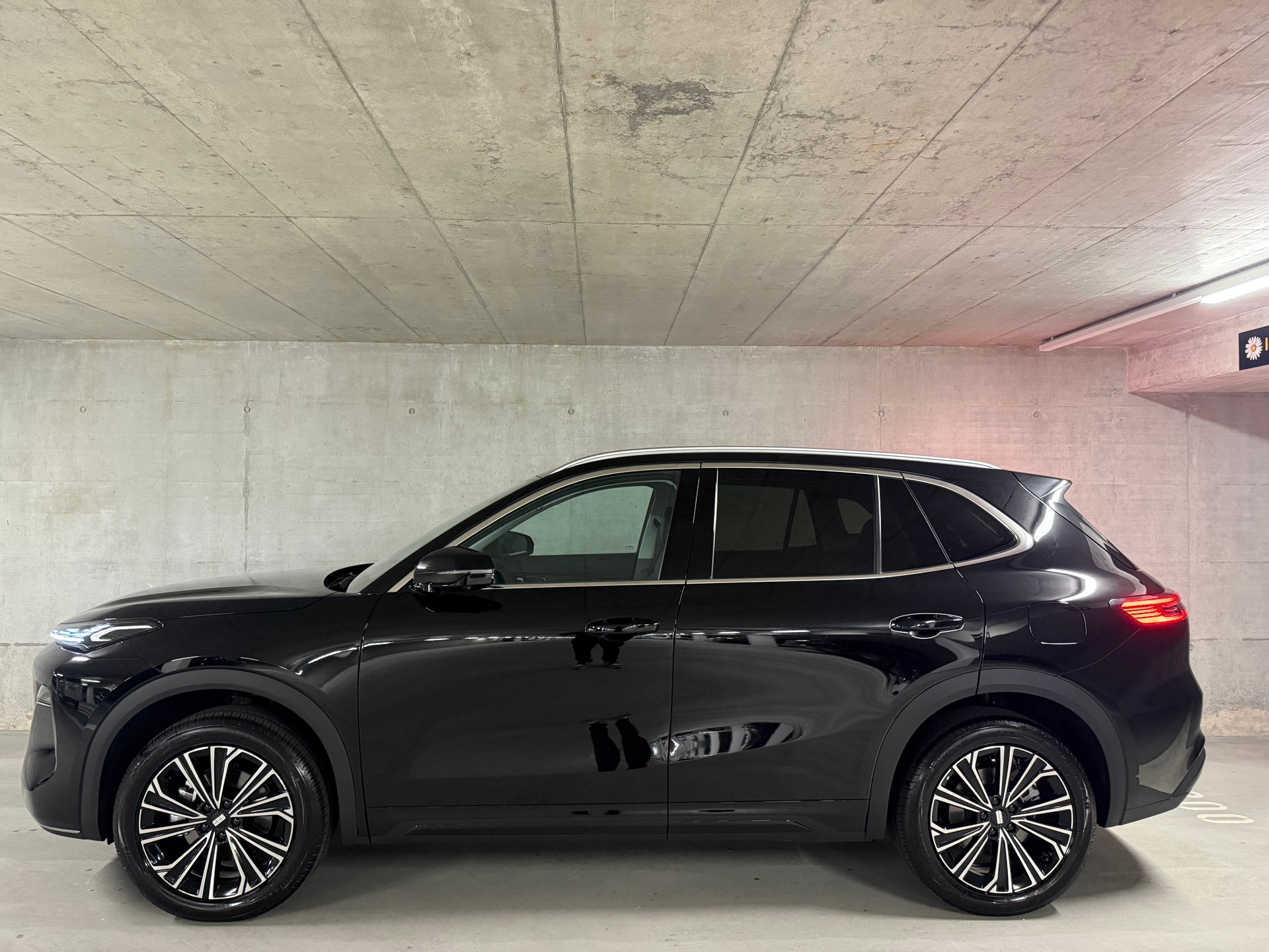 GEELY Pro +-image-2
