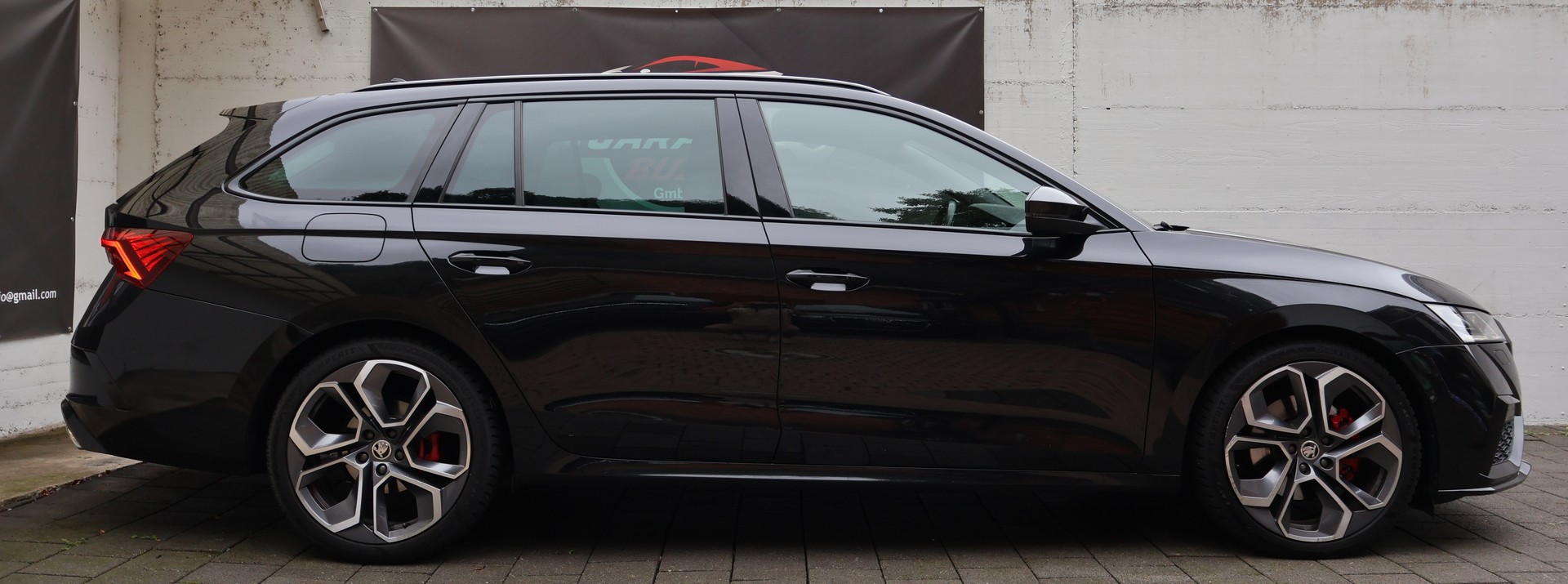 SKODA Octavia Combi 2.0 TDI DSG RS 4x4-image-6
