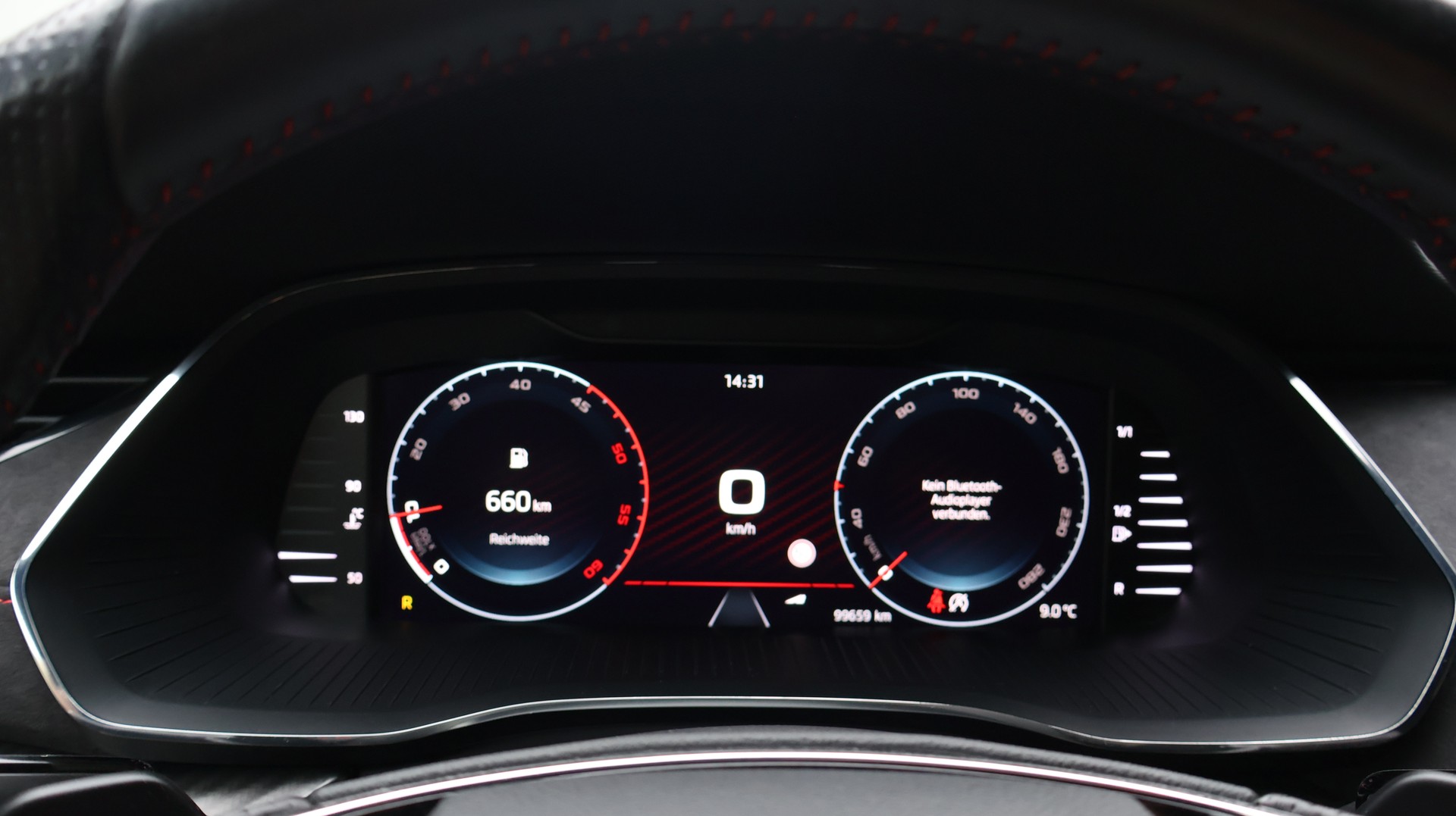 SKODA Octavia Combi 2.0 TDI DSG RS 4x4-image-24
