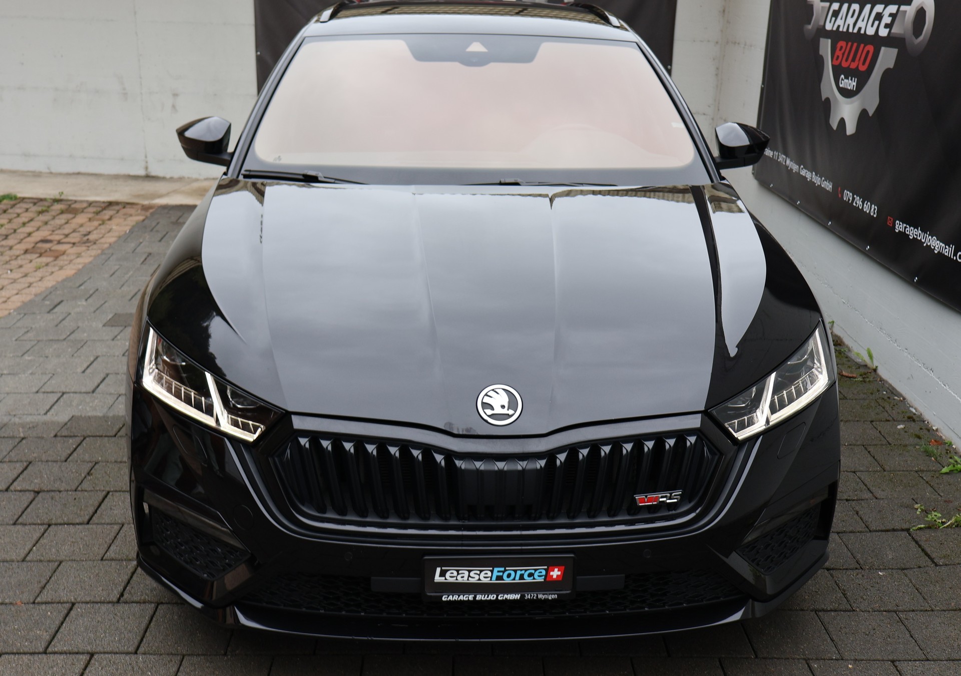 SKODA Octavia Combi 2.0 TDI DSG RS 4x4-image-4