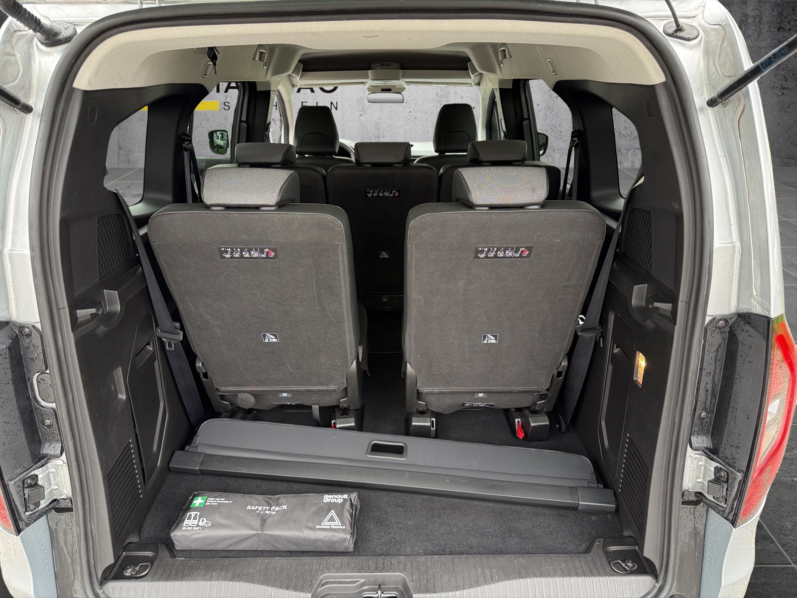 RENAULT Kangoo 1.3 TCe 130 PF Techno EDC-image-13