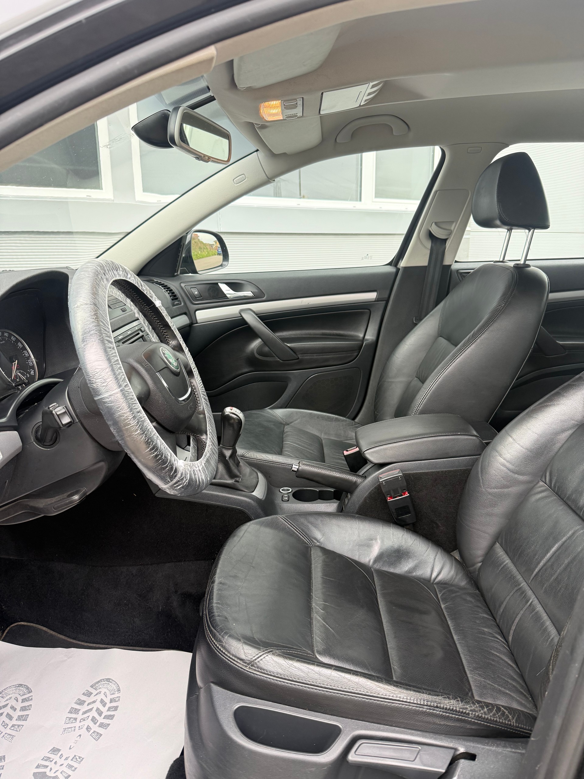 SKODA Octavia Combi 1.8 TSI Swiss Adventure 4x4-image-4