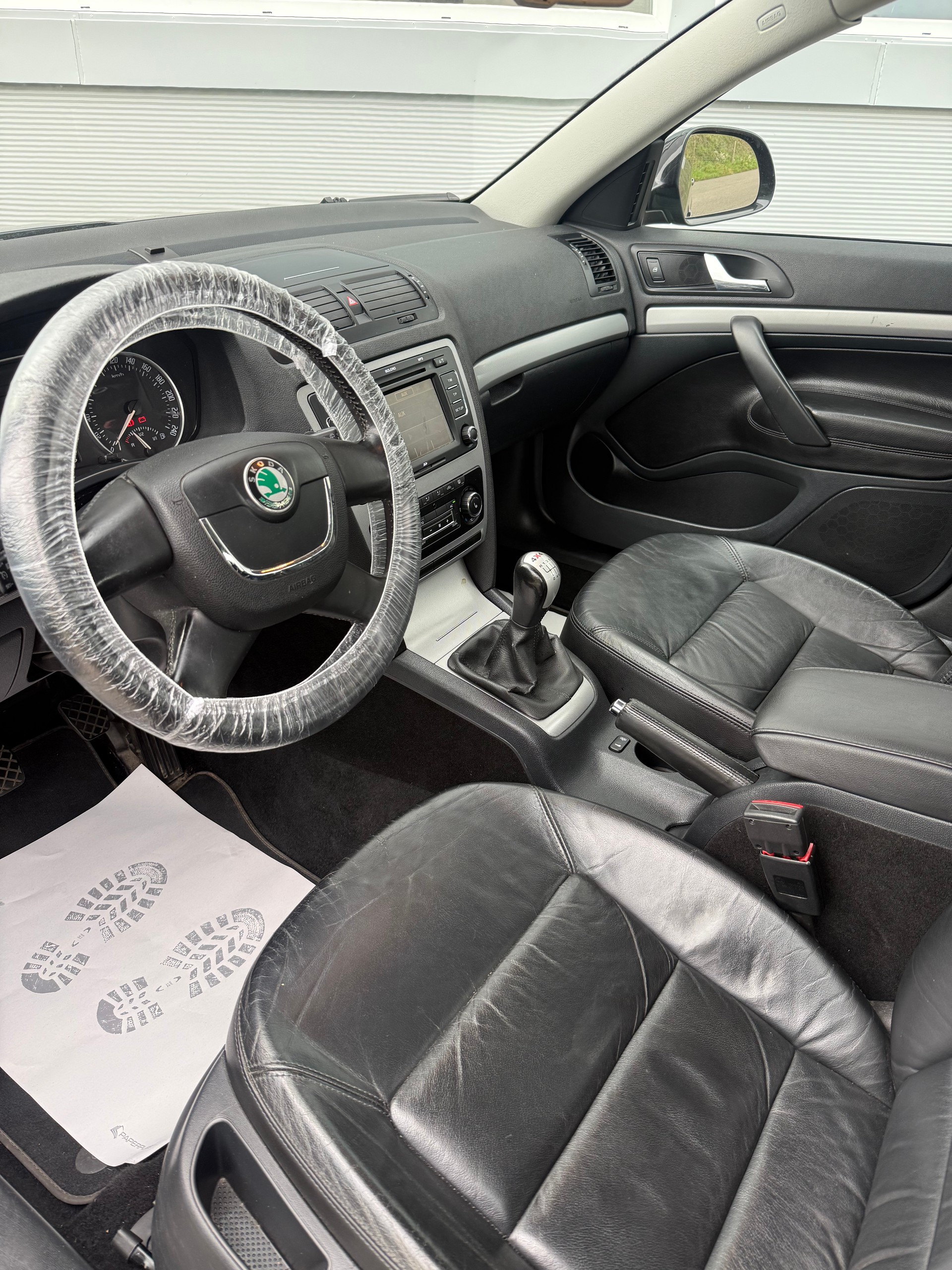 SKODA Octavia Combi 1.8 TSI Swiss Adventure 4x4-image-3