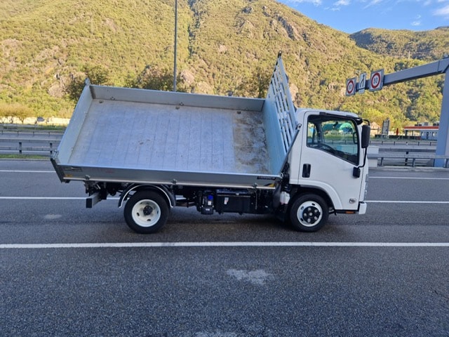 ISUZU NLR 88 - M27-image-5