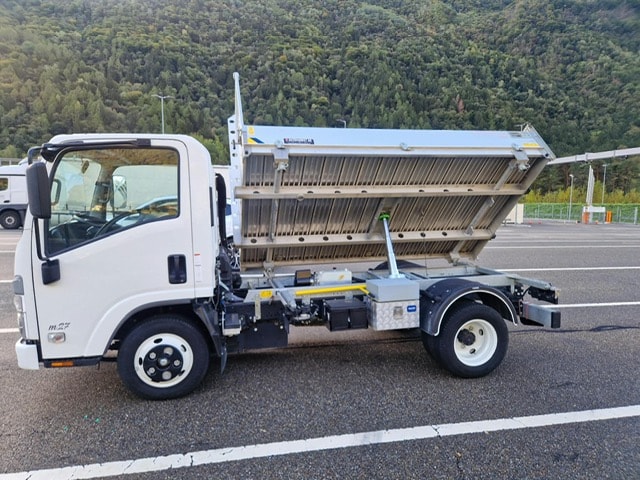 ISUZU NLR 88 - M27-image-6