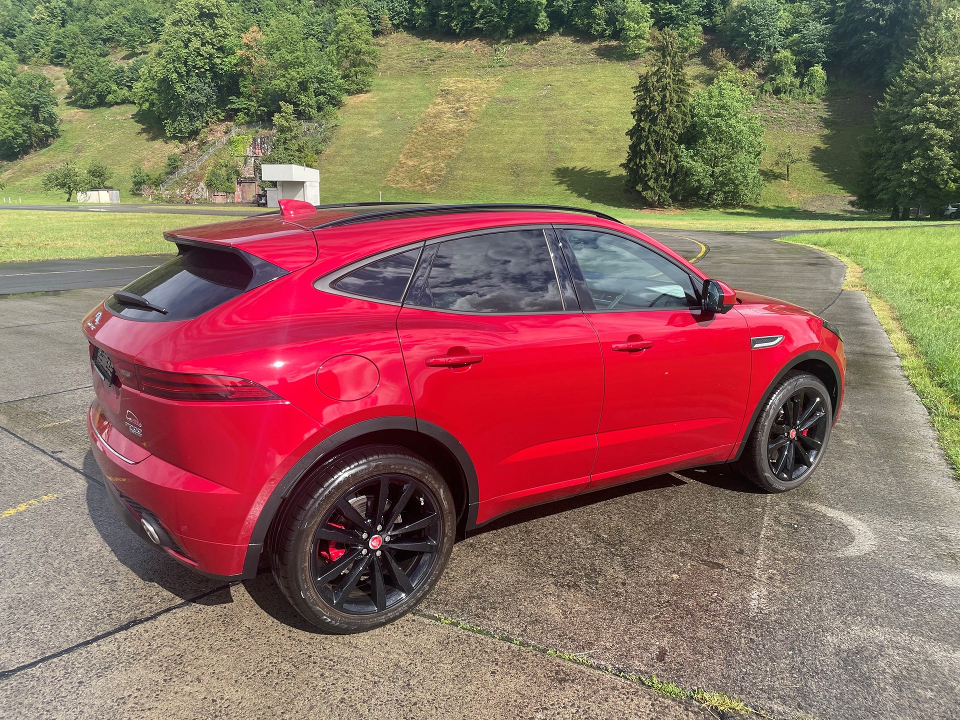 JAGUAR E-Pace P200 R-Dynamic AWD Automatik-image-2
