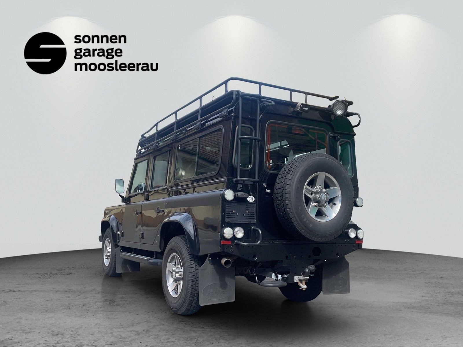 LAND ROVER Defender 110 SW 2.4Tdc SVX-showroom-element-2