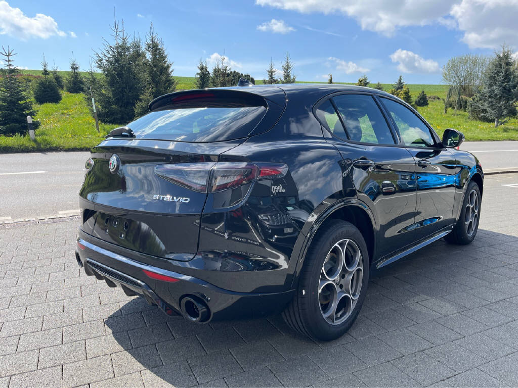 ALFA ROMEO Stelvio 2.0 Q4 280 Sprint Edition-image-2