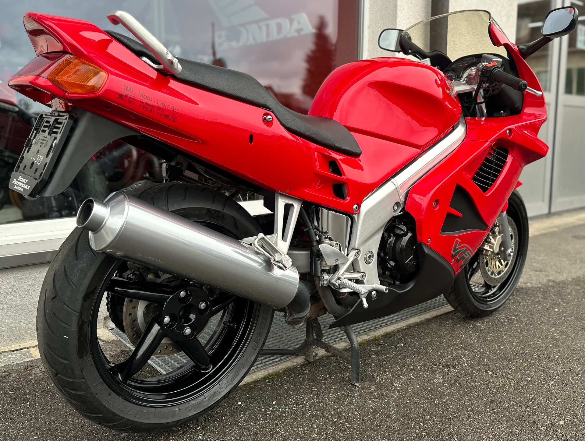 HONDA VFR 750 F R-V-showroom-element-3