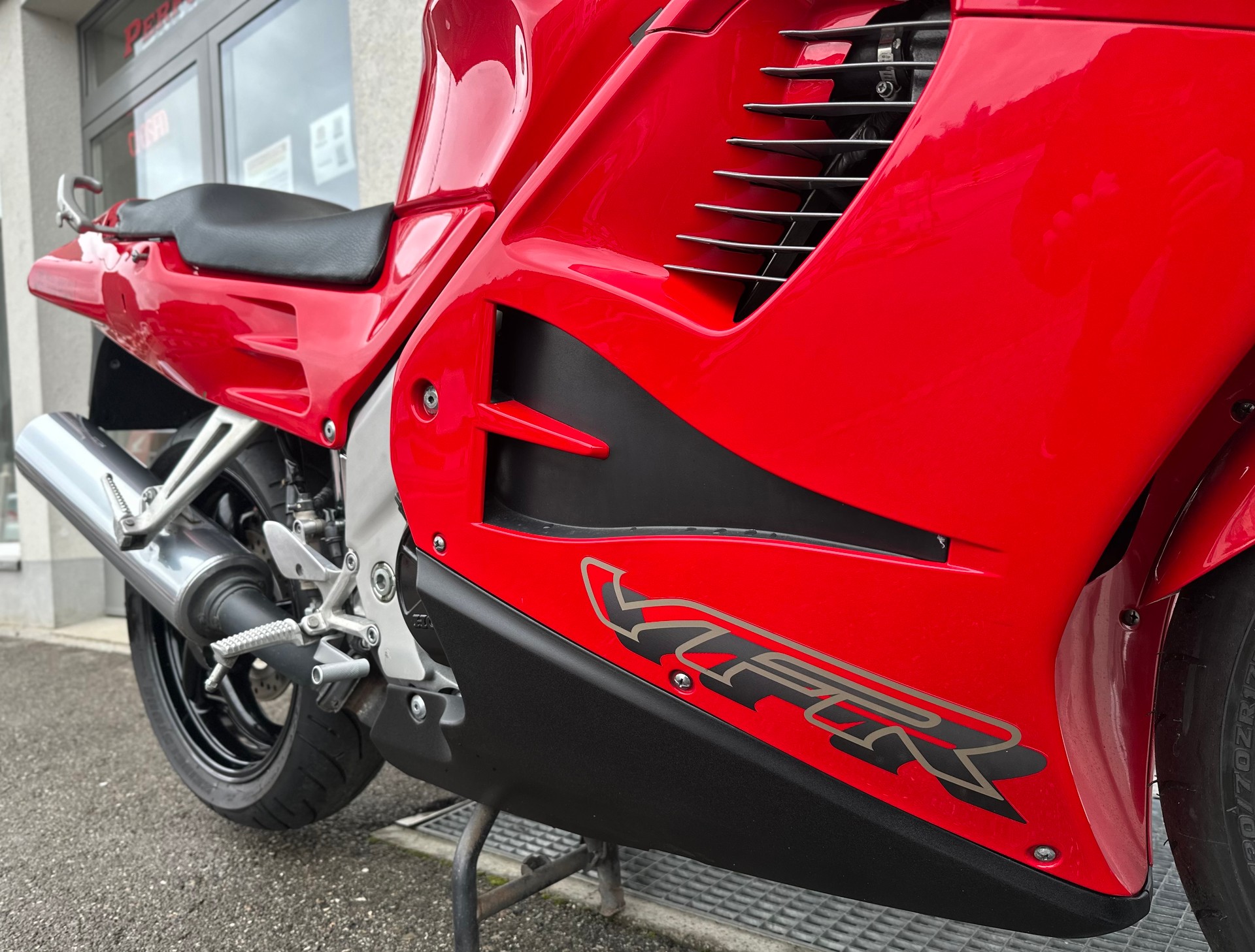 HONDA VFR 750 F R-V-image-4
