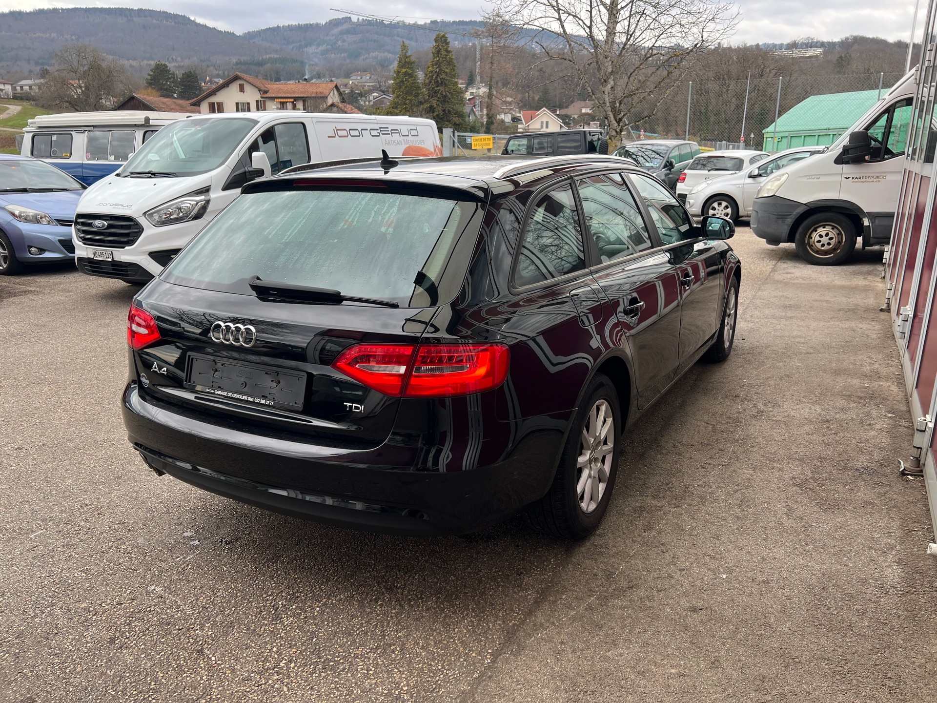 AUDI A4 Avant 2.0 TDI-image-2