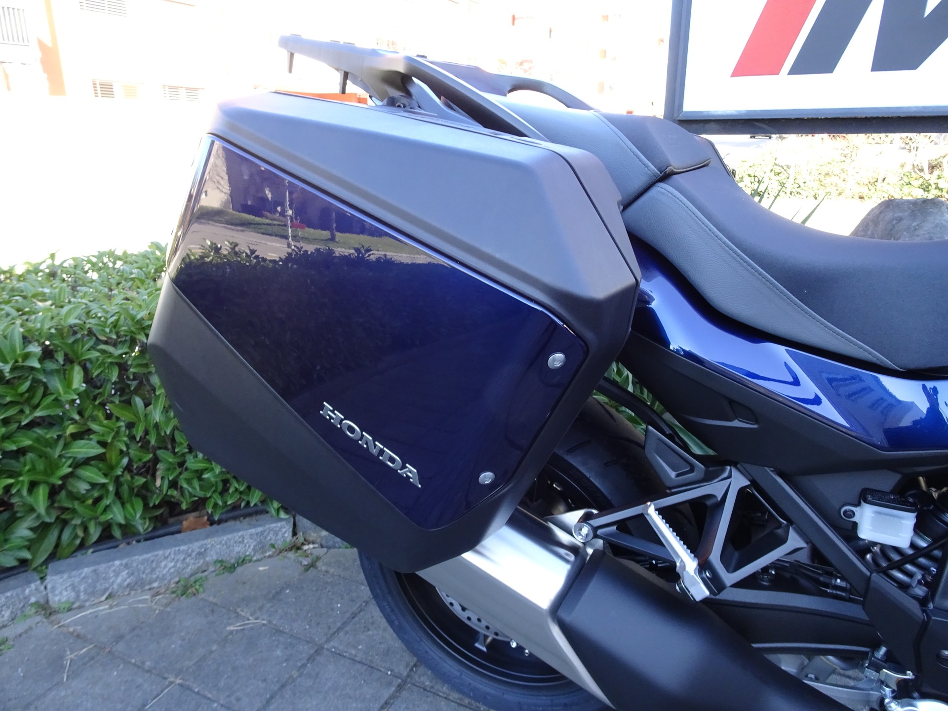 HONDA NT 1100-showroom-element-3