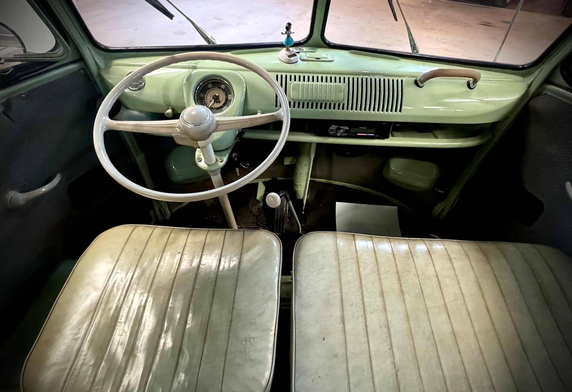 VW T1-image-10