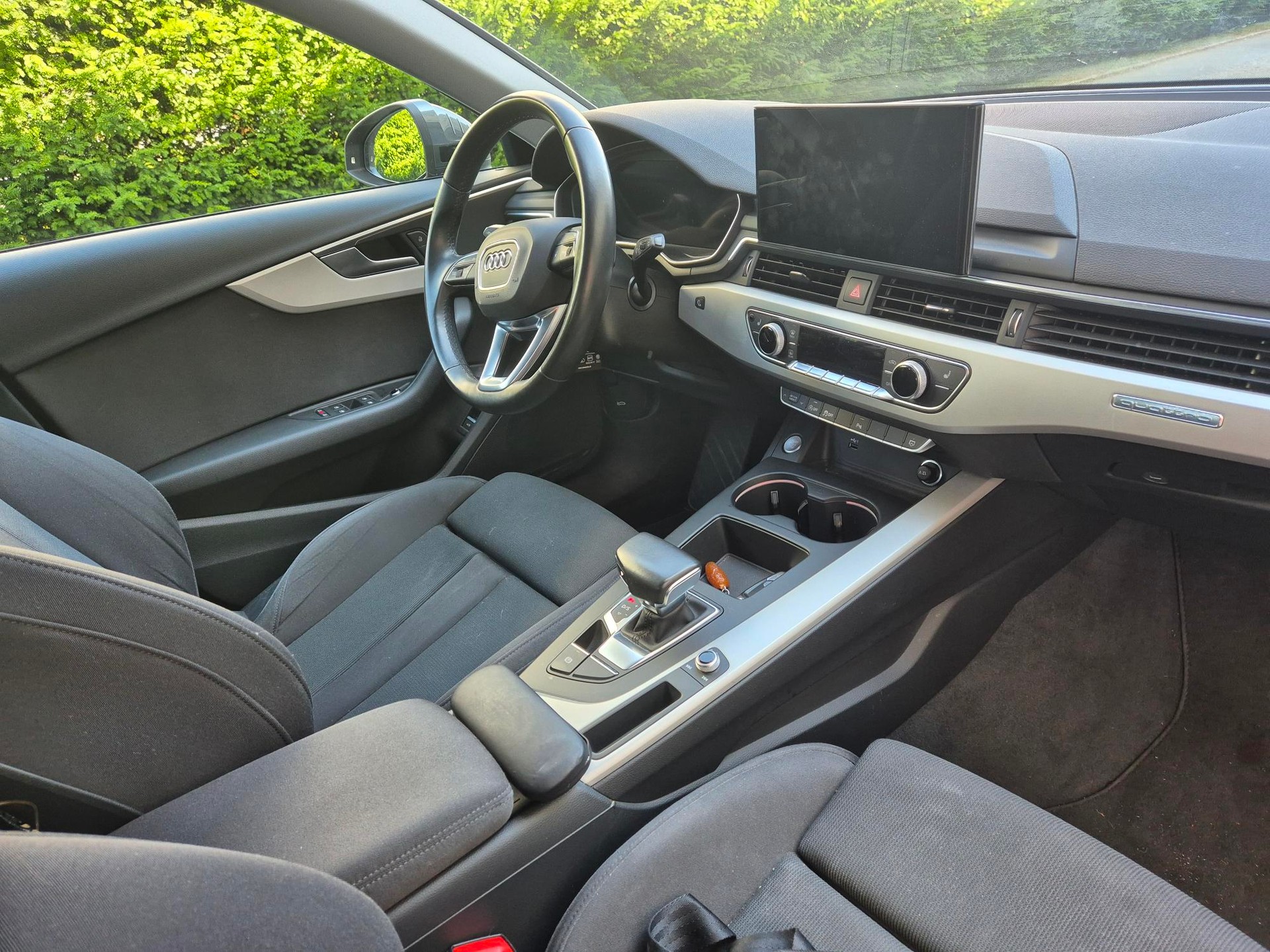 AUDI A4 avant 40 TDI S-Line quatro-image-3