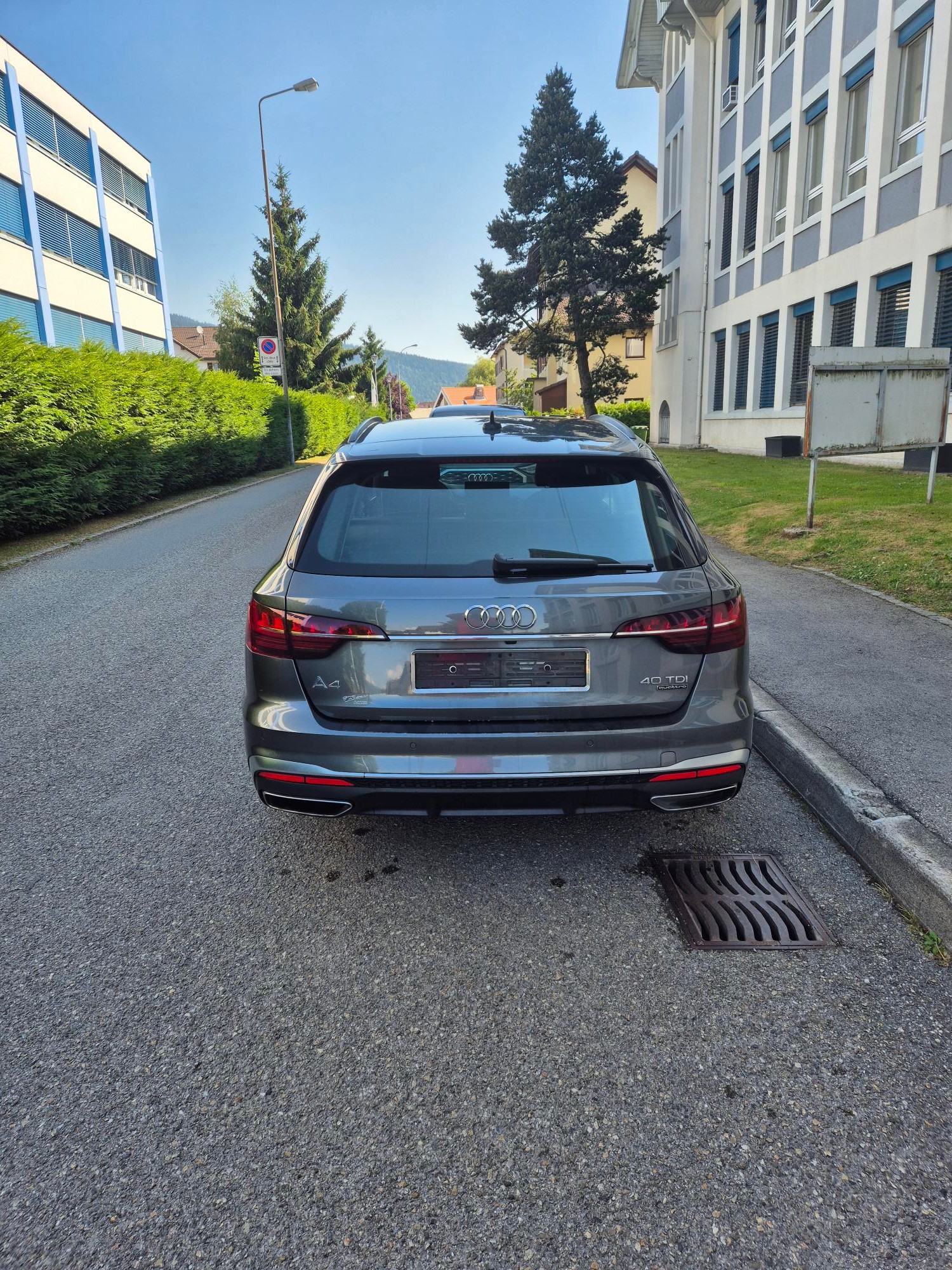 AUDI A4 avant 40 TDI S-Line quatro-image-2