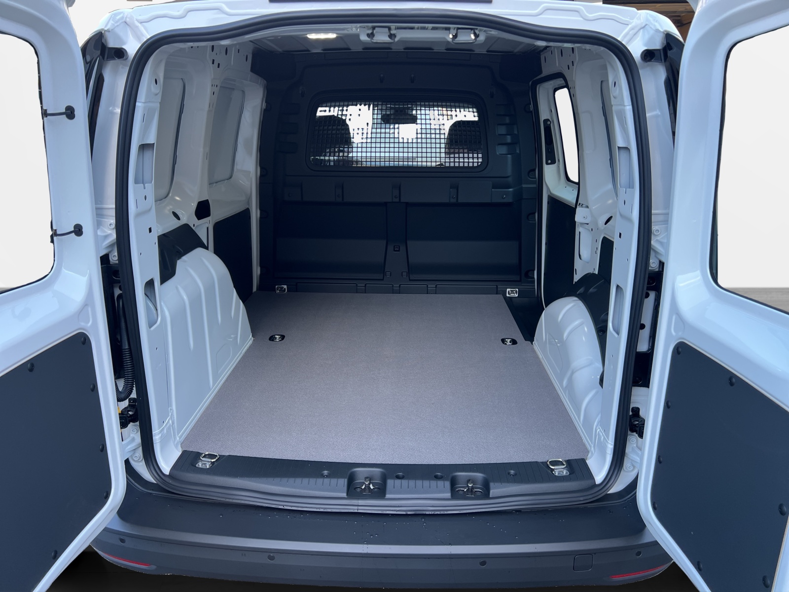 VW Caddy Cargo 1.5 TSI Entry-image-13