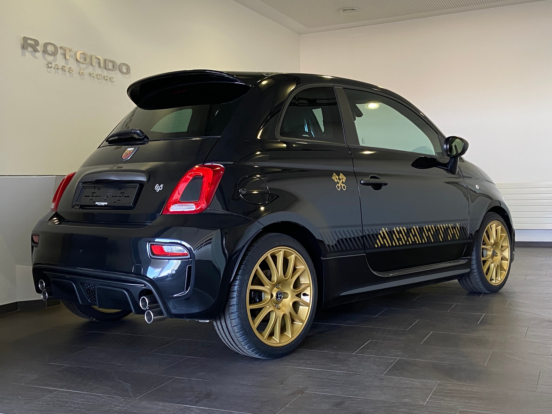 FIAT Abarth 695 75 Anniversario - Final Edition-image-1