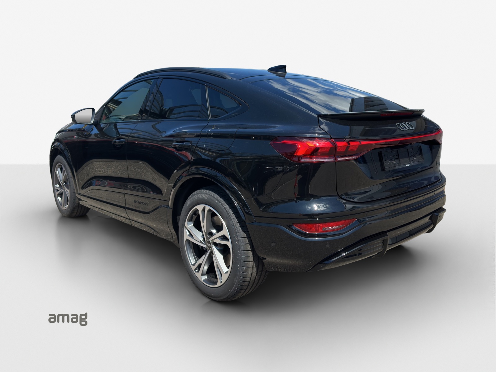 AUDI Q6 Sportback e-tron quattro-image-1