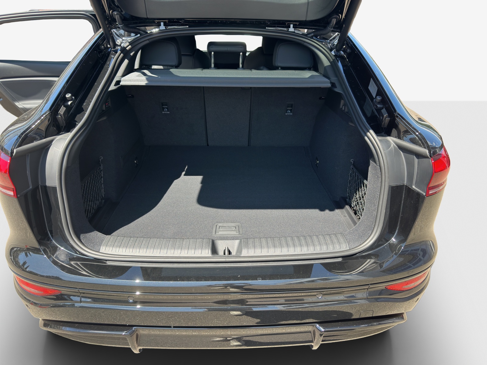 AUDI Q6 Sportback e-tron quattro-image-11