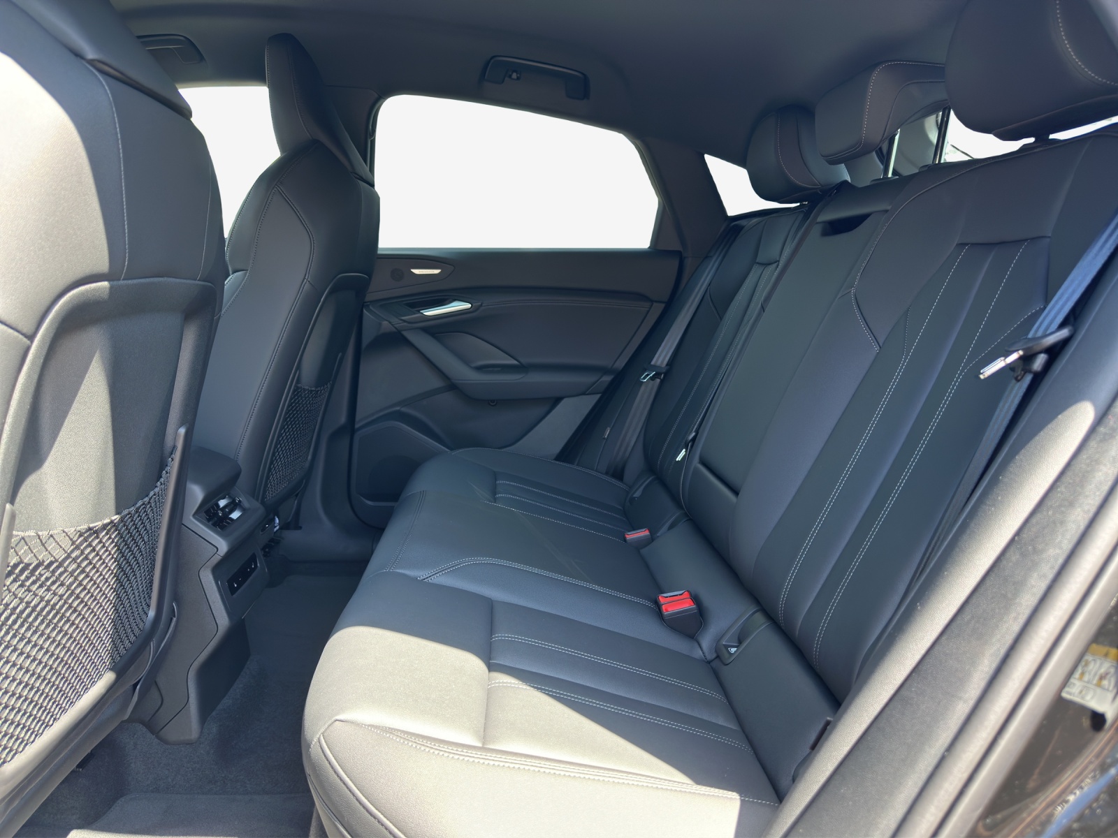 AUDI Q6 Sportback e-tron quattro-image-10