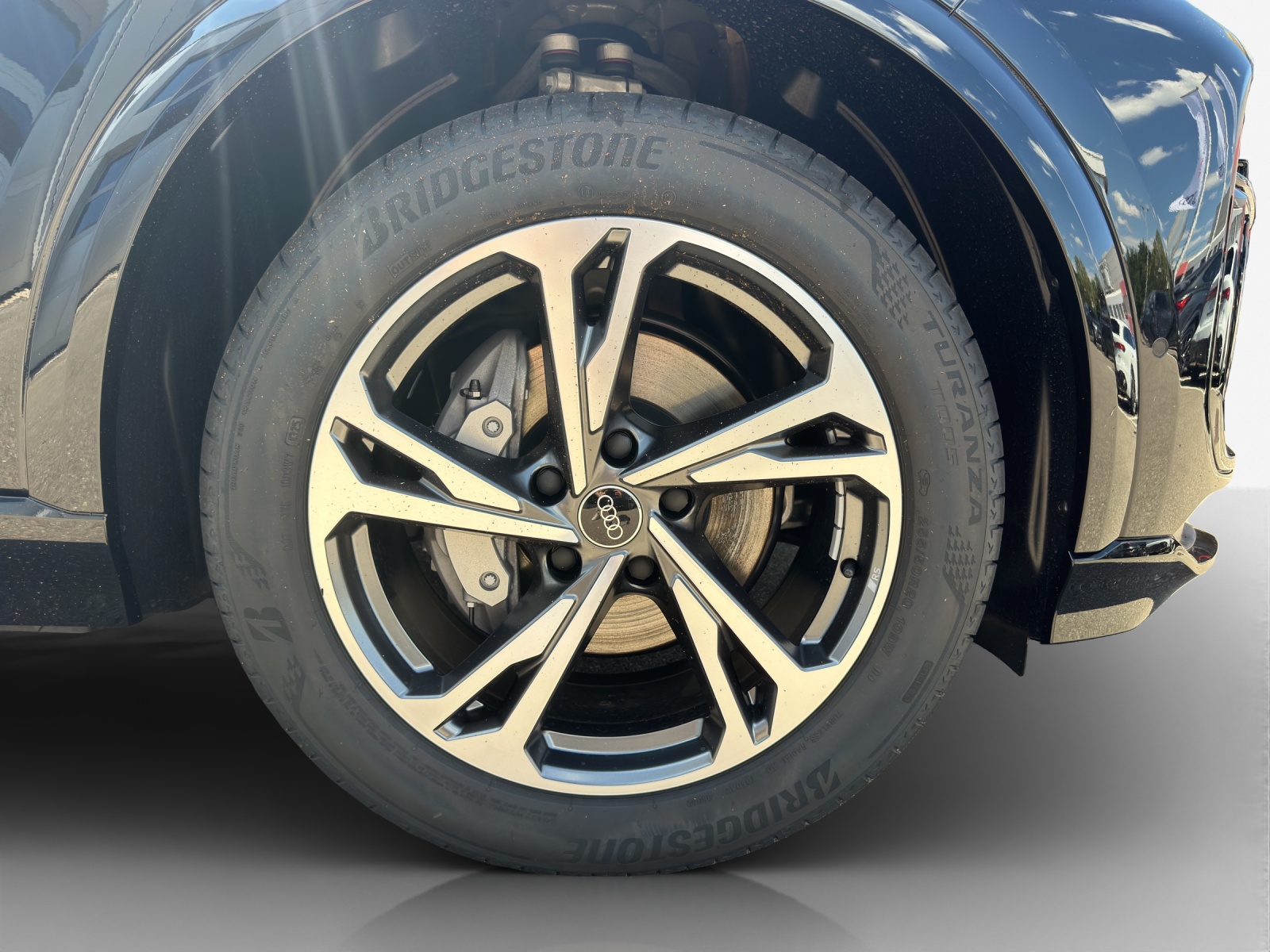 AUDI Q6 Sportback e-tron quattro-image-14