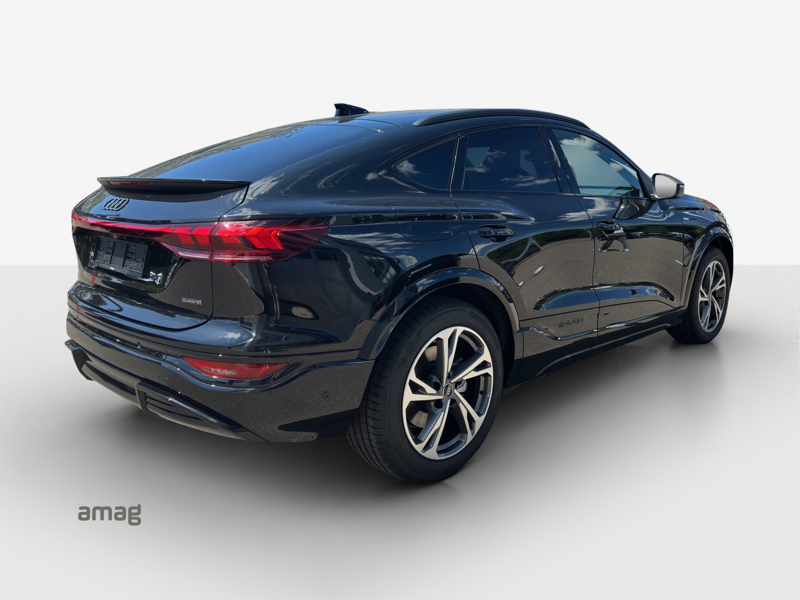 AUDI Q6 Sportback e-tron quattro-image-3