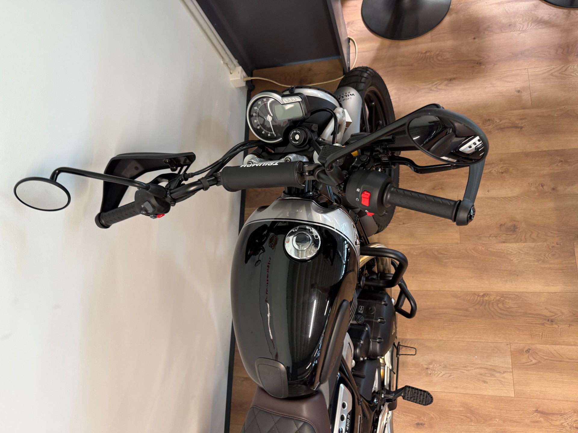 TRIUMPH Scrambler 400 X-image-4