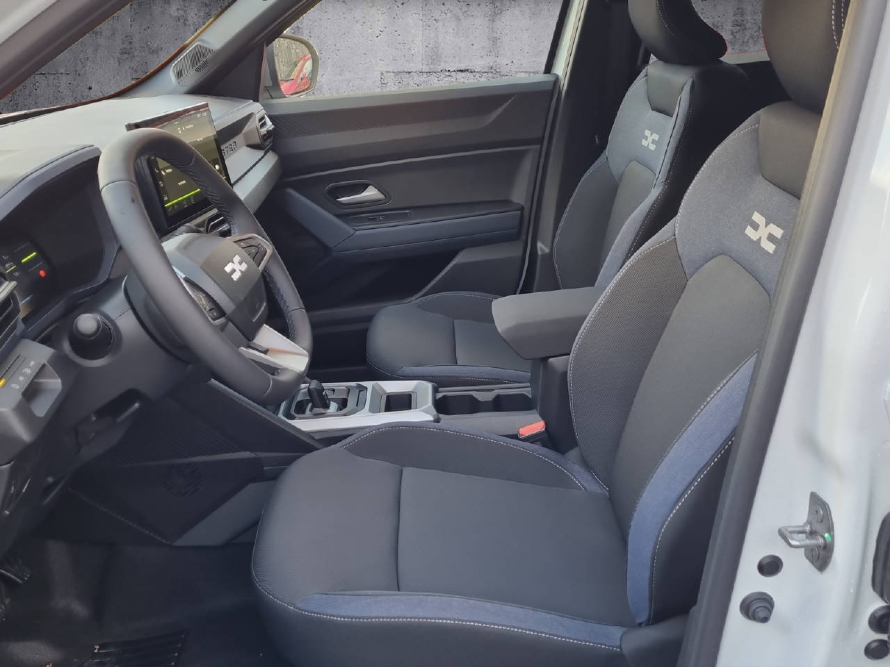 DACIA Duster 1.6 Hybrid Journey 140-image-4