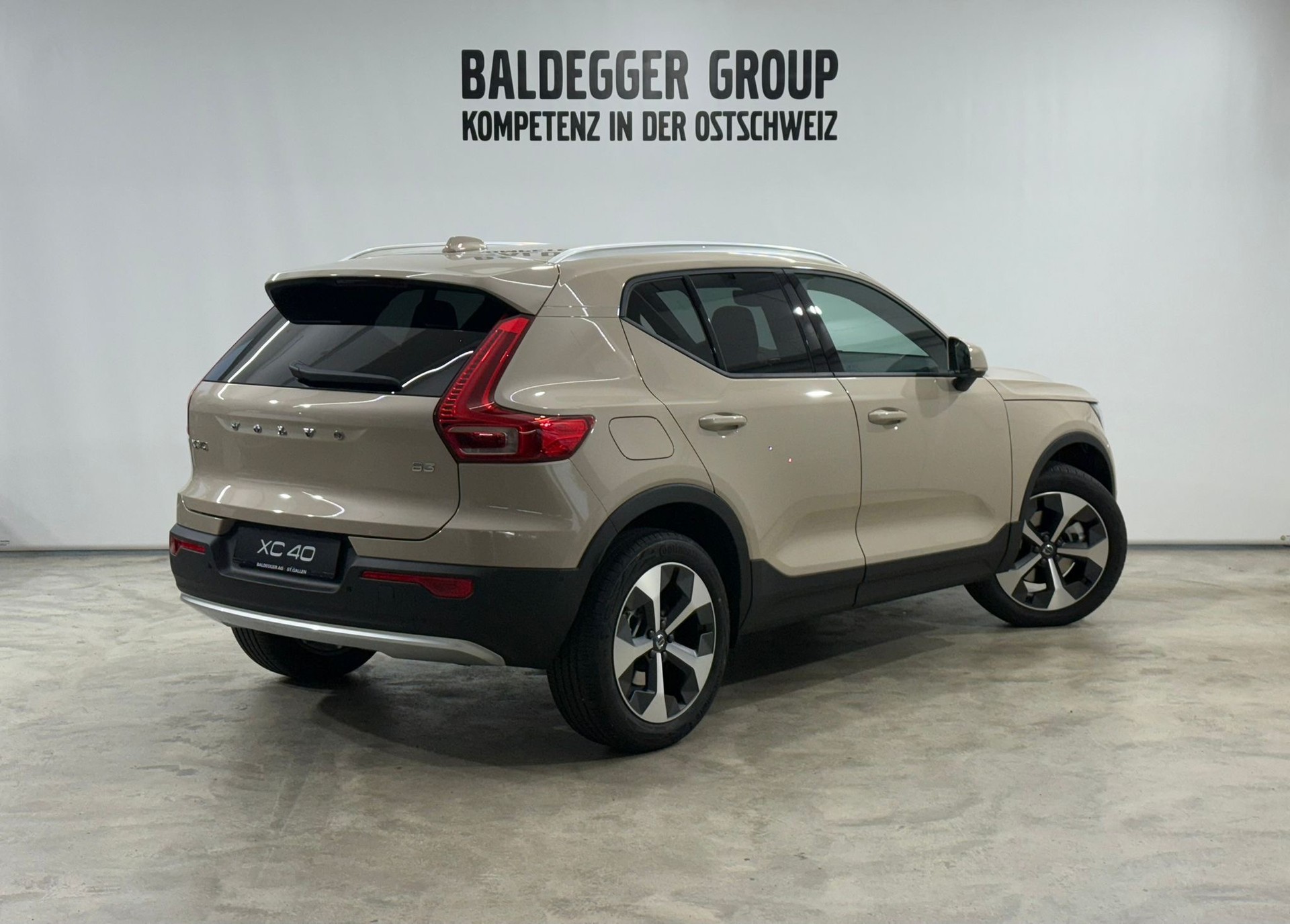 VOLVO XC40 2.0 B3 MH Core-image-2