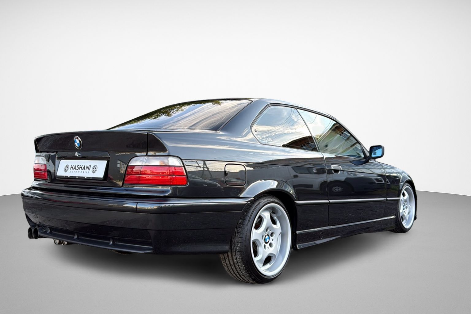 BMW 320i Coupé-image-5