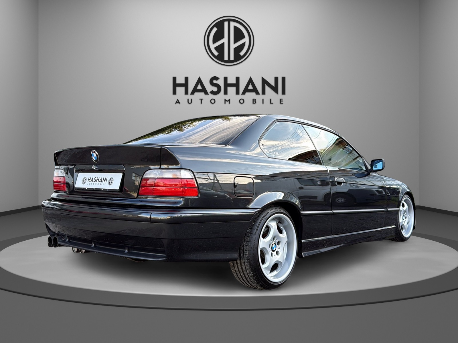 BMW 320i Coupé-image-4