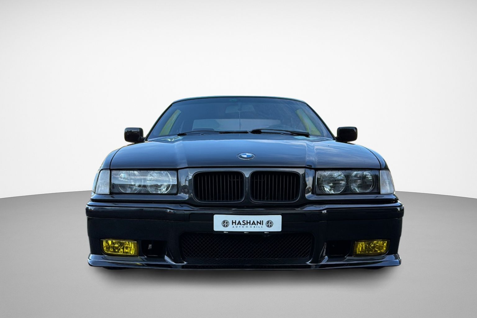 BMW 320i Coupé-image-1