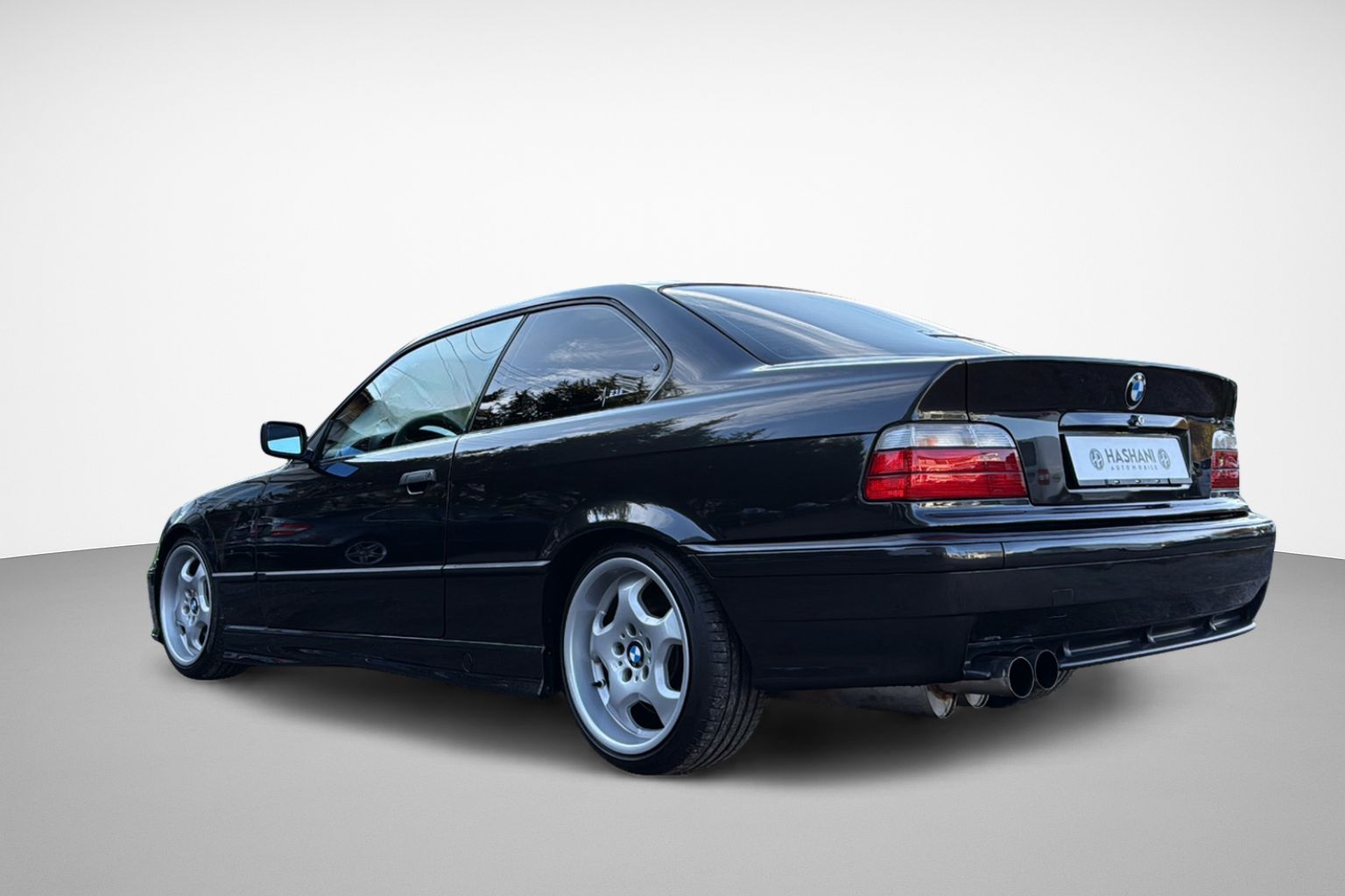BMW 320i Coupé-image-3